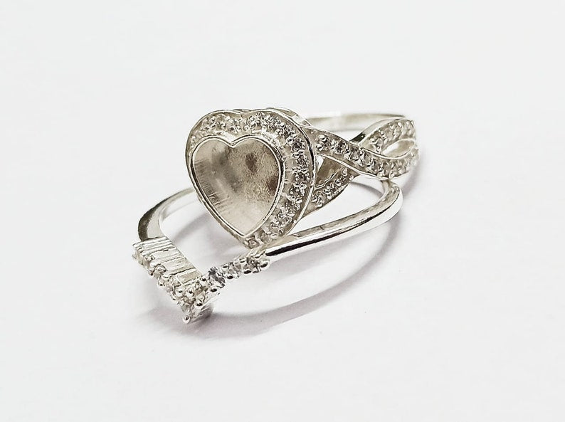 925 Sterling Solid Silver 8mm Heart Shape Halo (SET) Ring with Zircon, Good for Resin & Ashes Work. Any Color Zircon Available.