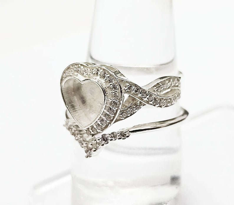 925 Sterling Solid Silver 8mm Heart Shape Halo (SET) Ring with Zircon, Good for Resin & Ashes Work. Any Color Zircon Available.