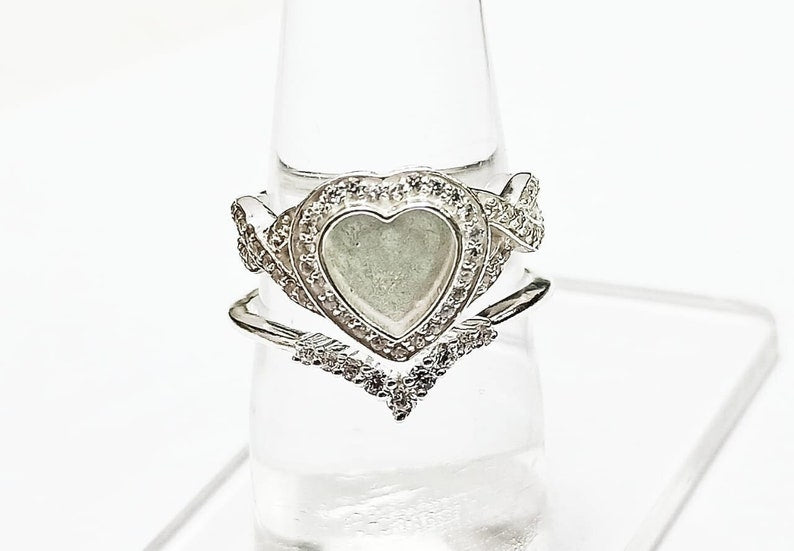 925 Sterling Solid Silver 8mm Heart Shape Halo (SET) Ring with Zircon, Good for Resin & Ashes Work. Any Color Zircon Available.