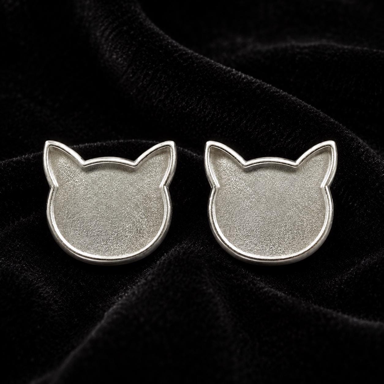925 sterling silver cat head 12mm blank bezel stud earrings, breastmilk/Keepsake, good for resin & ashes work, memorial cat face, pet lover